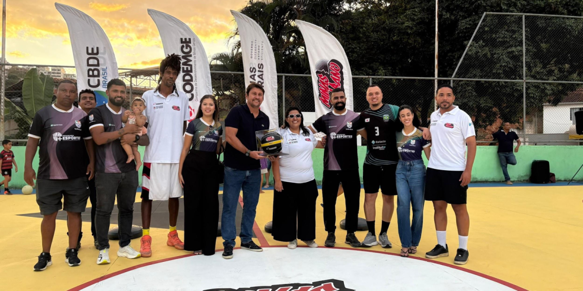 Município entrega quadra poliesportiva revitalizada à comunidade