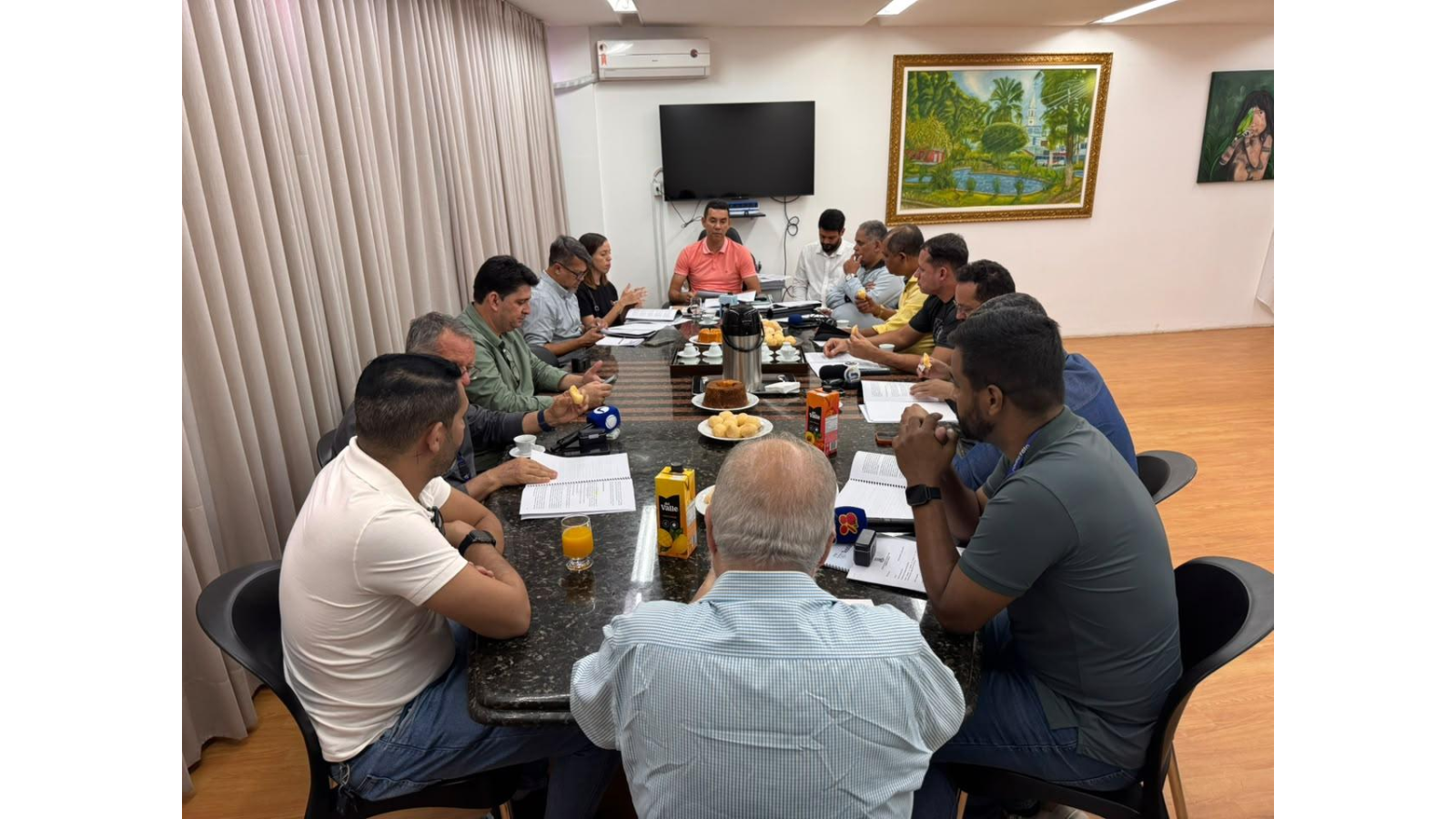 Prefeito Fábio Marinho apresenta Plano Filadélfia em café com a imprensa
