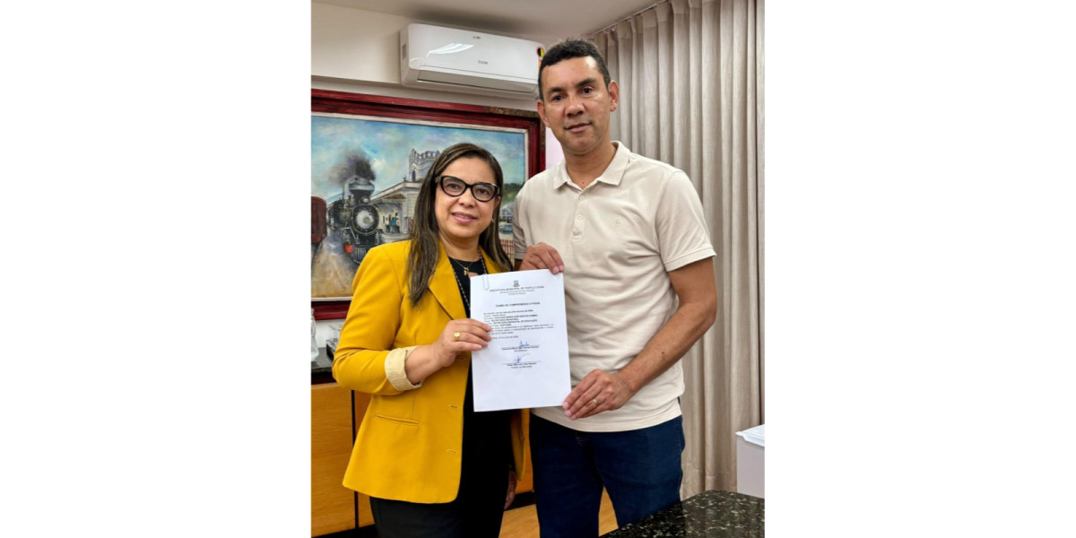 Prefeito Fábio Marinho empossa nova secretária municipal de Educação